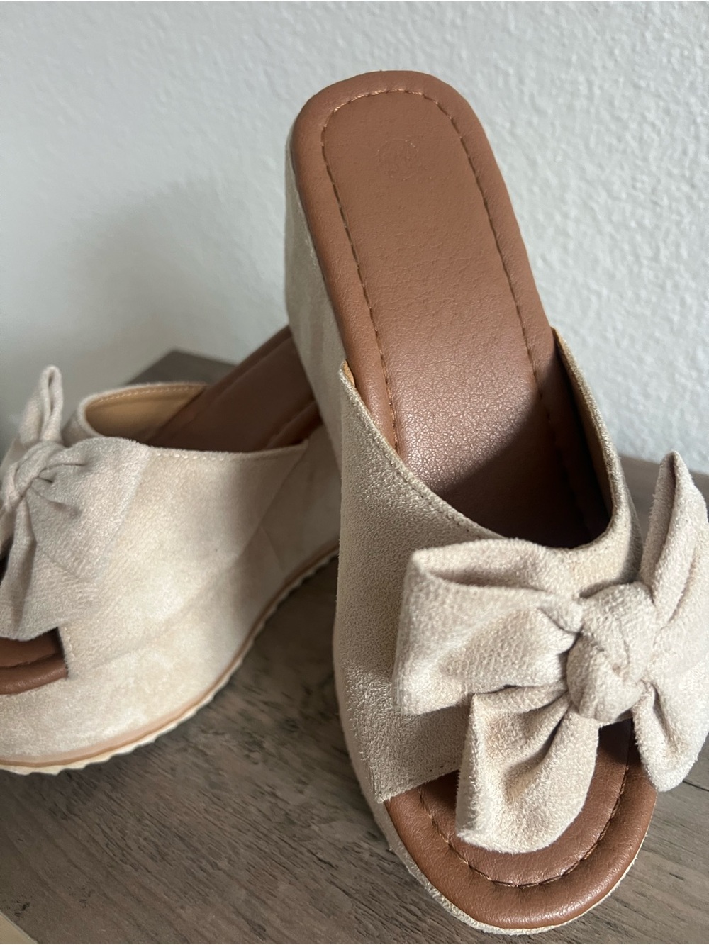 Beige Bow Platform Slide Sandals - Picture 4 of 5